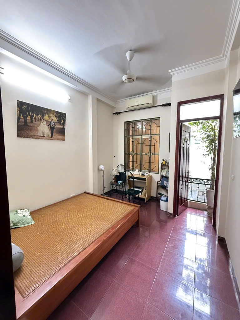 NHÀ DÂN XÂY - TRUNG TÂM ĐỐNG ĐA - 50M RA MẶT PHỐ - AN SINH ĐỈNH CAO - GẦN HỒ ĐH, CHỢ, TRƯỜNG HỌC, NGÕ THOÁNG